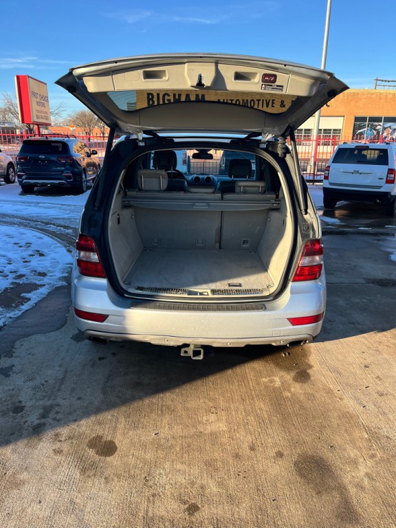 2011 Mercedes-Benz M-Class Image 8