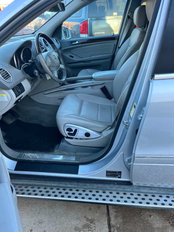 2011 Mercedes-Benz M-Class Image 10