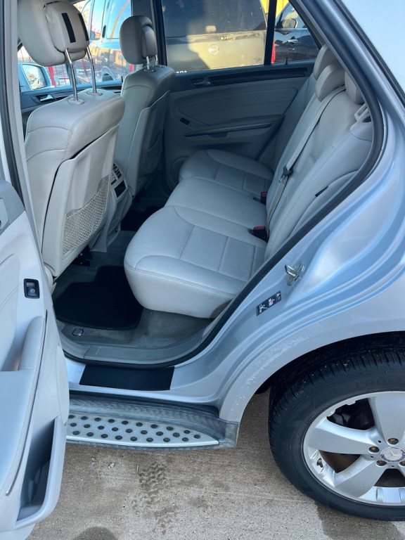 2011 Mercedes-Benz M-Class Image 12