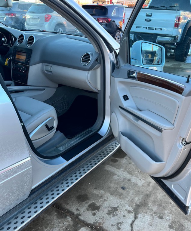 2011 Mercedes-Benz M-Class Image 13