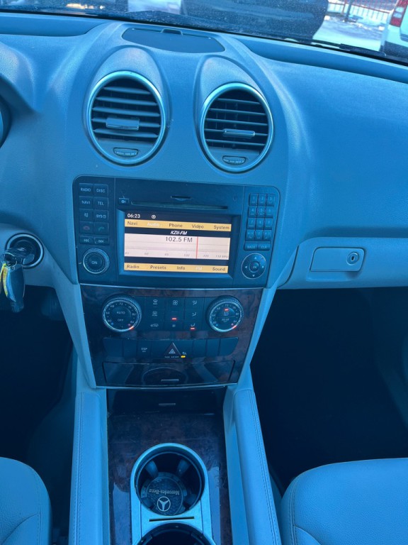 2011 Mercedes-Benz M-Class Image 17