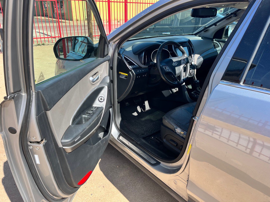 2015 Hyundai Santa Fe Image 9