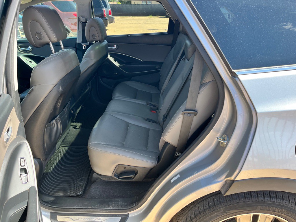 2015 Hyundai Santa Fe Image 12