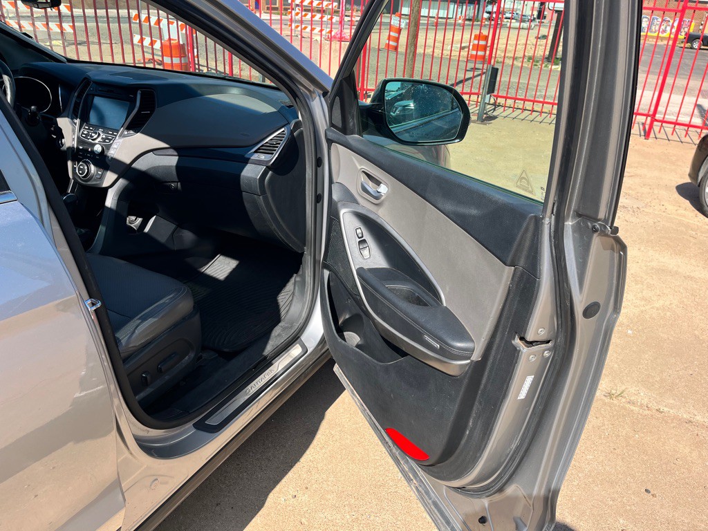 2015 Hyundai Santa Fe Image 13