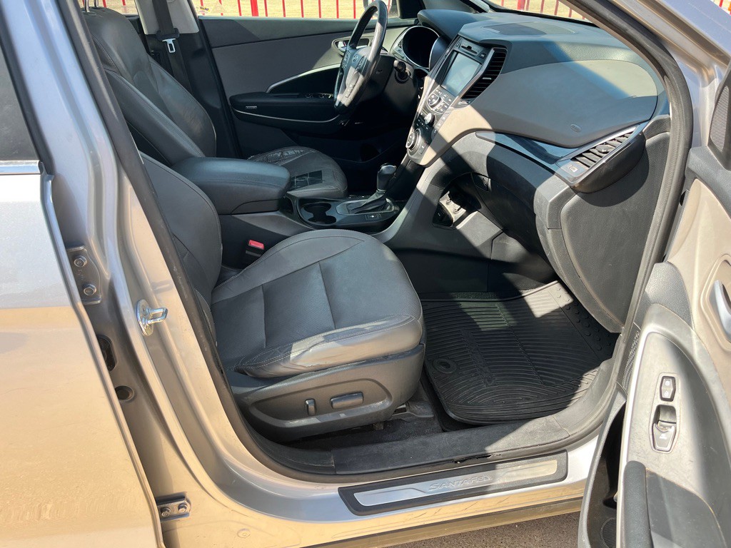 2015 Hyundai Santa Fe Image 14