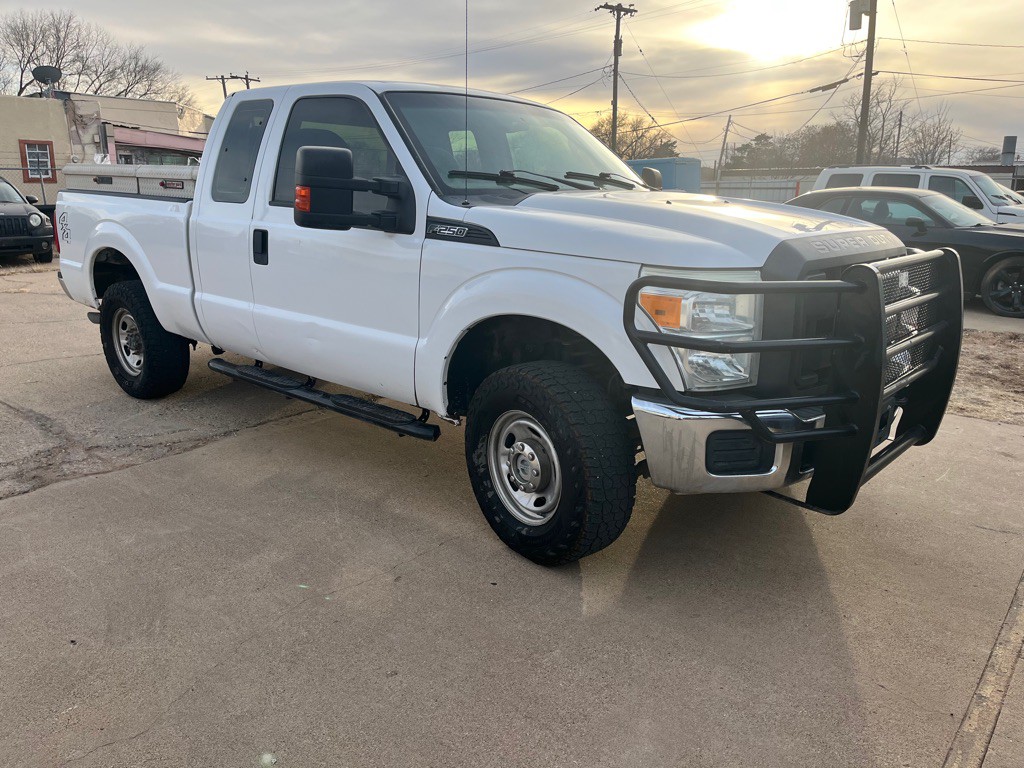 2015 Ford F-250 Image 2