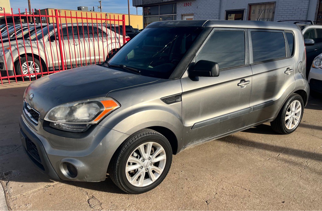 2013 Kia Soul Image 2