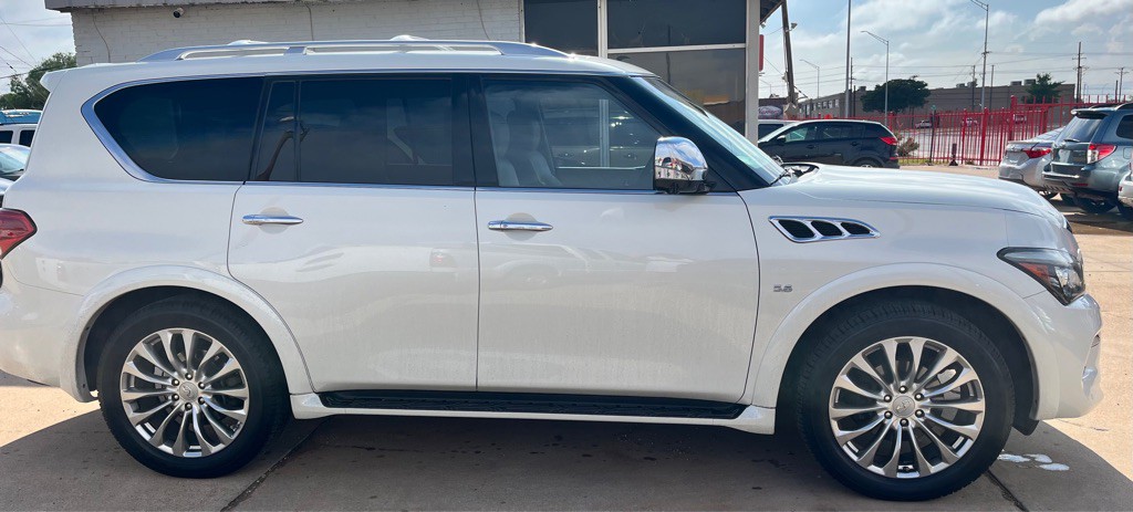 2017 INFINITI QX80 Image 5