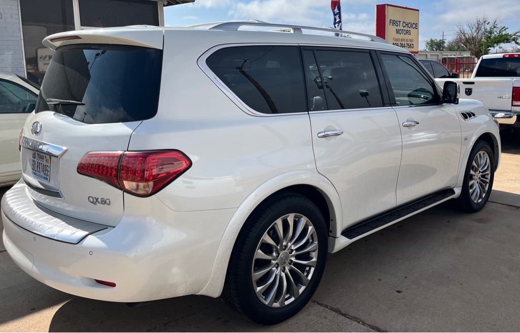 2017 INFINITI QX80 Image 6
