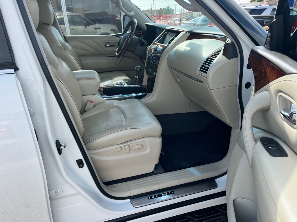 2017 INFINITI QX80 Image 13