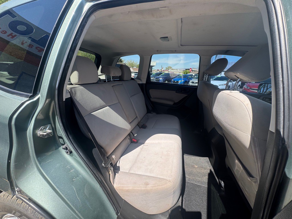 2016 Subaru Forester Image 12