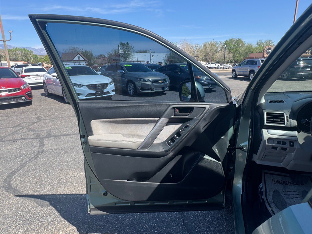 2016 Subaru Forester Image 20