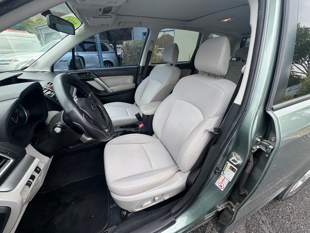 2016 Subaru Forester Image 9