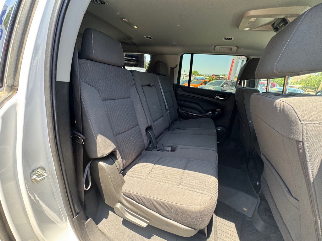2020 Chevrolet Suburban Image 12
