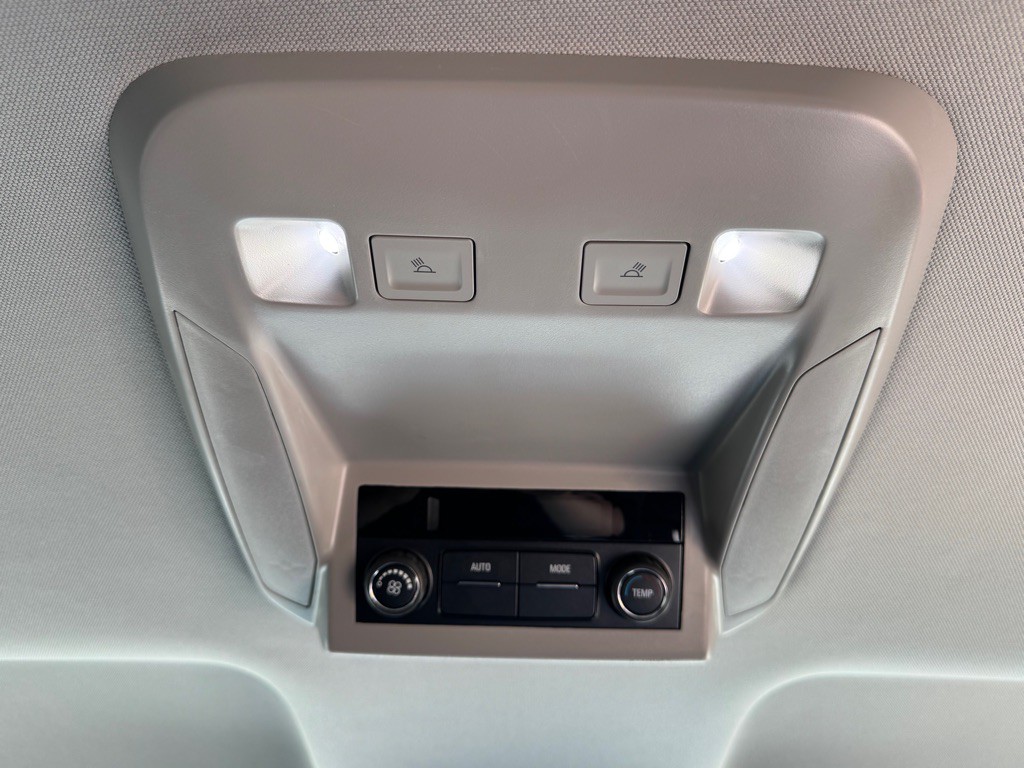 2020 Chevrolet Suburban Image 18