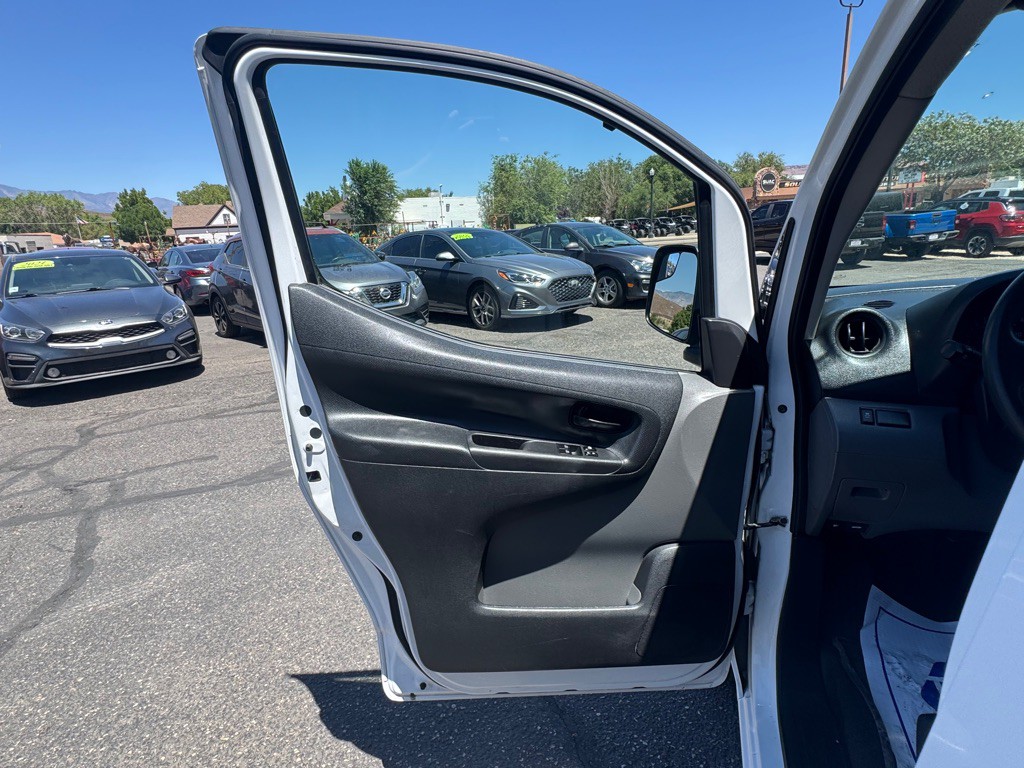 2021 Nissan NV200 Image 25