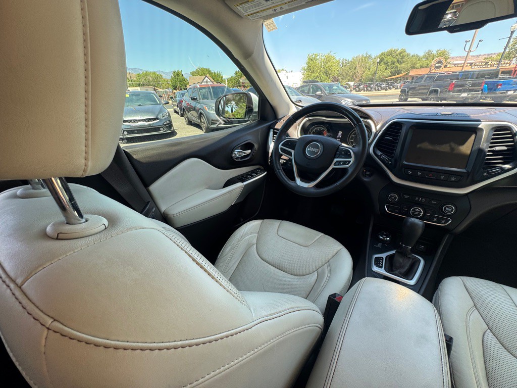 2017 Jeep Cherokee Image 13