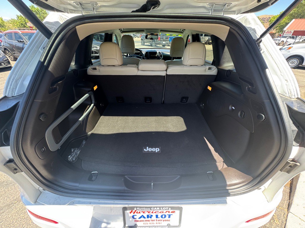 2017 Jeep Cherokee Image 19