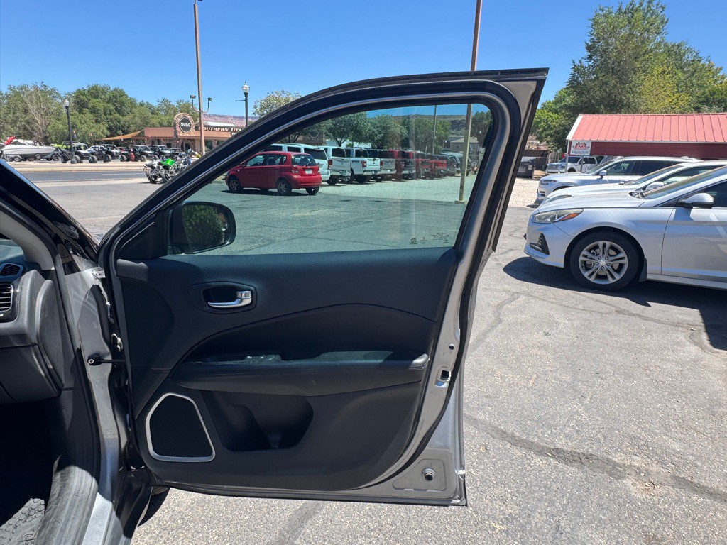 2021 Jeep Compass Image 22