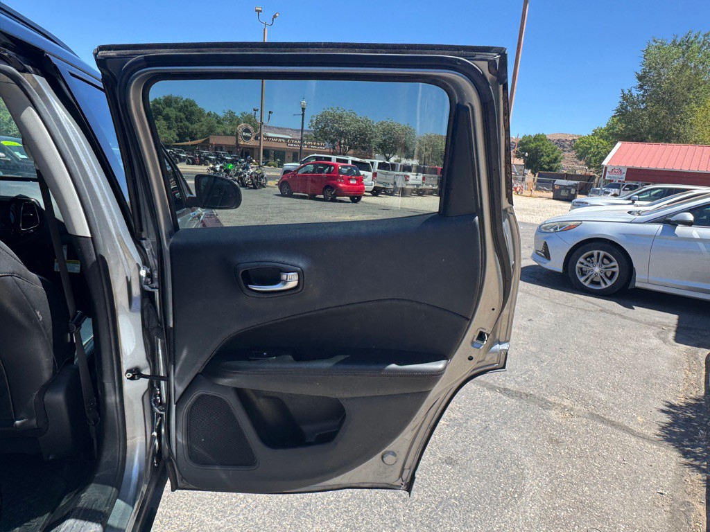 2021 Jeep Compass Image 24