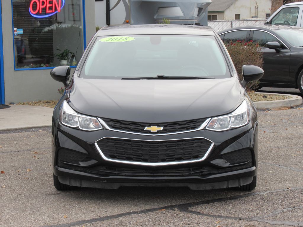 2018 Chevrolet Cruze Image 2