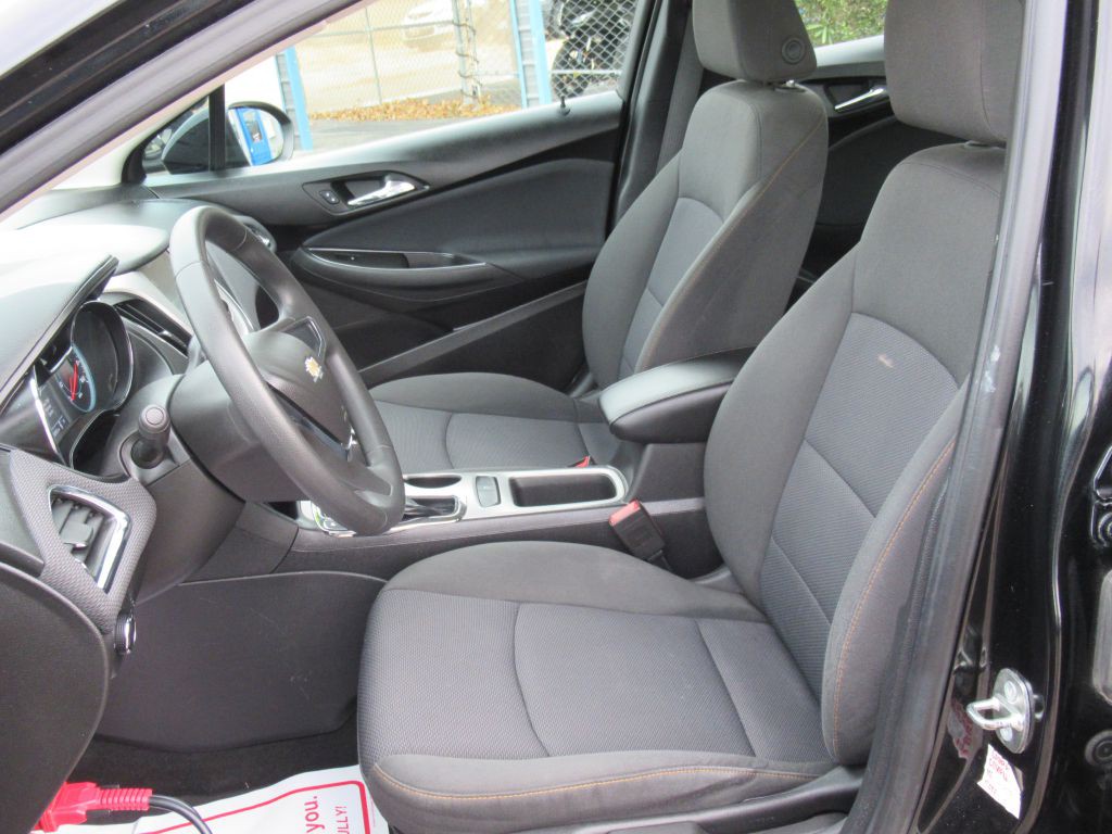 2018 Chevrolet Cruze Image 9