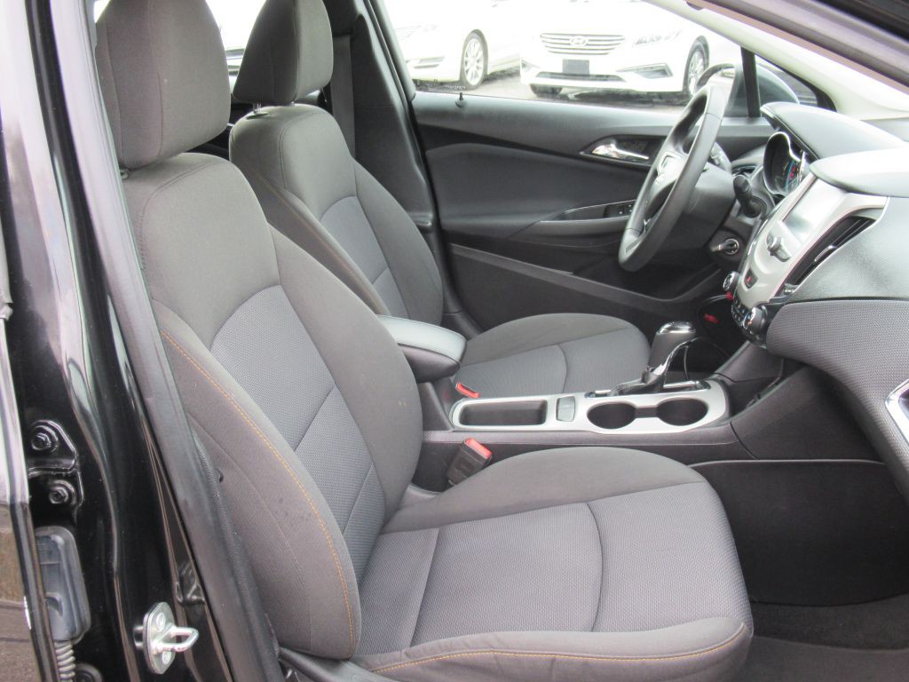 2018 Chevrolet Cruze Image 10