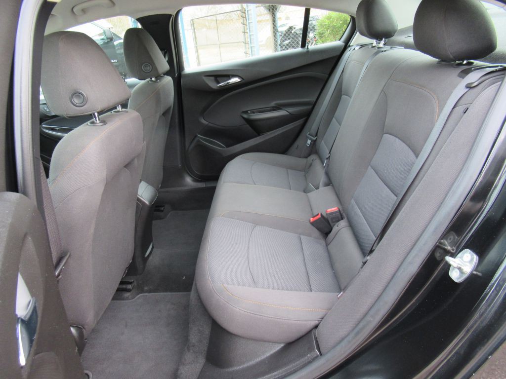 2018 Chevrolet Cruze Image 11