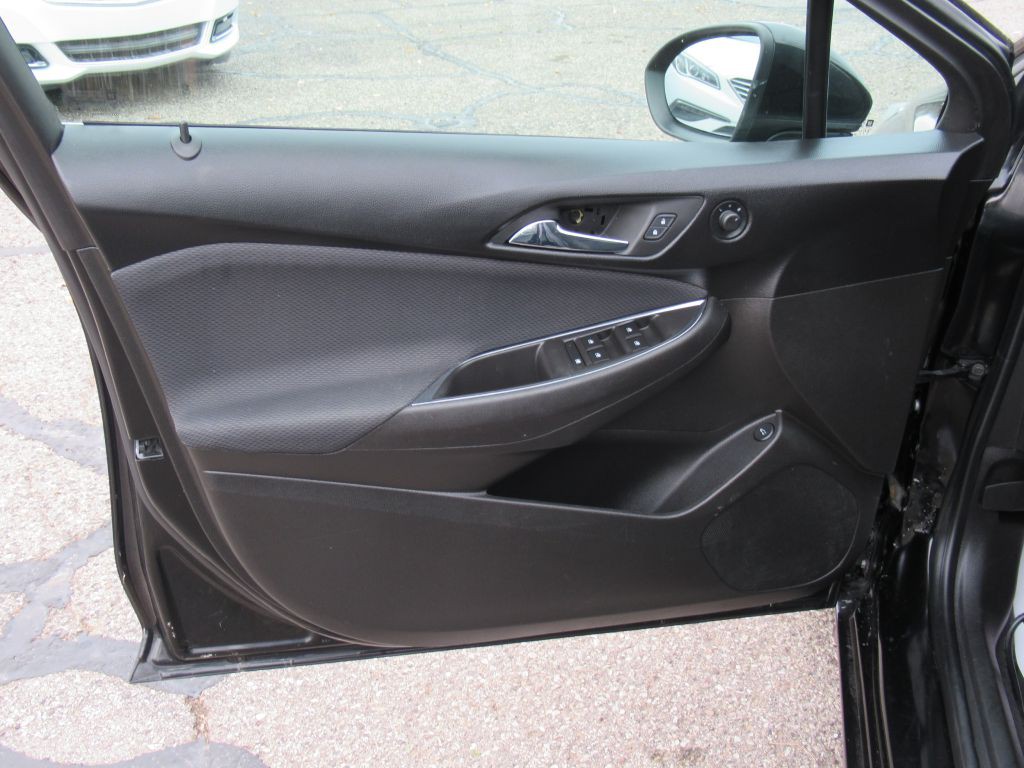 2018 Chevrolet Cruze Image 17