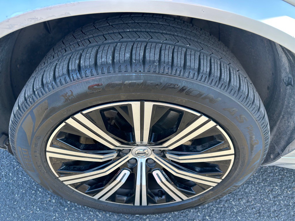 2020 Volvo XC90 Image 17