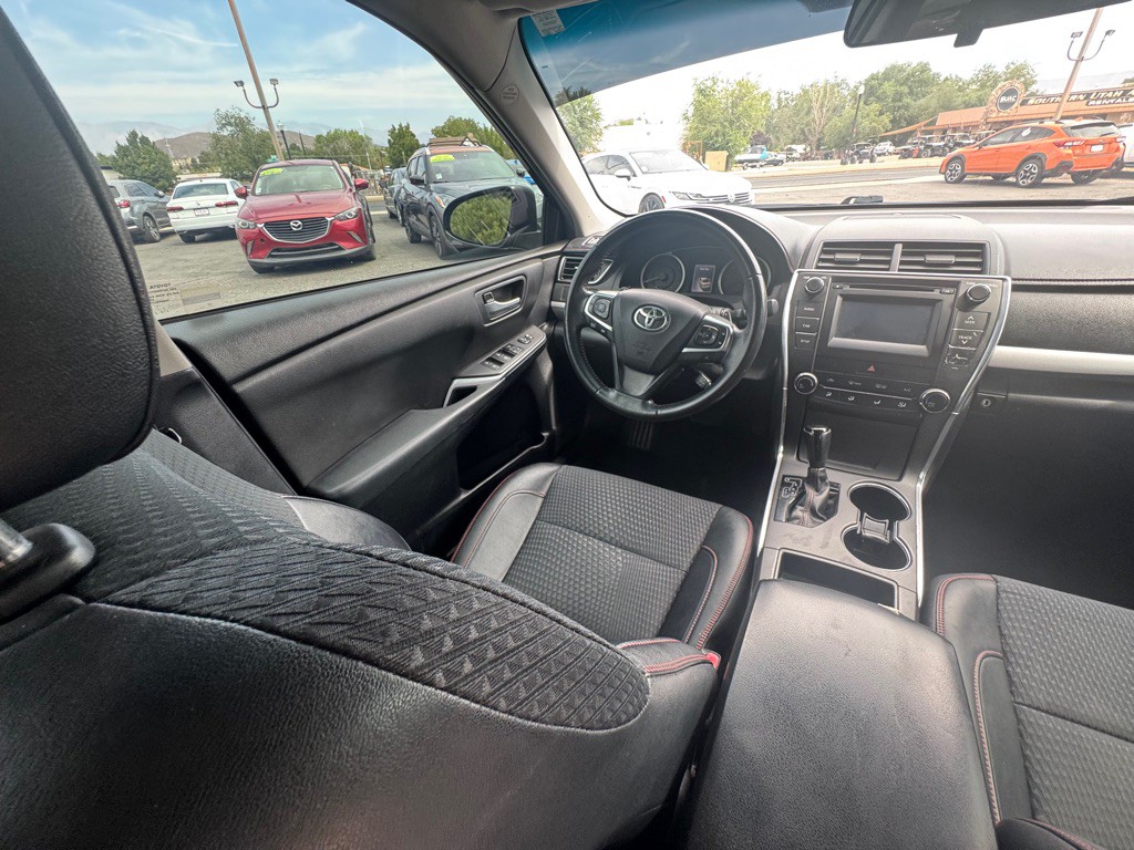 2015 Toyota Camry Image 13