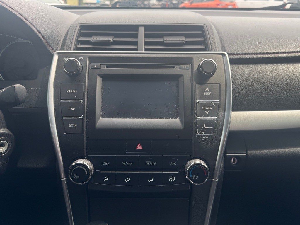 2015 Toyota Camry Image 15