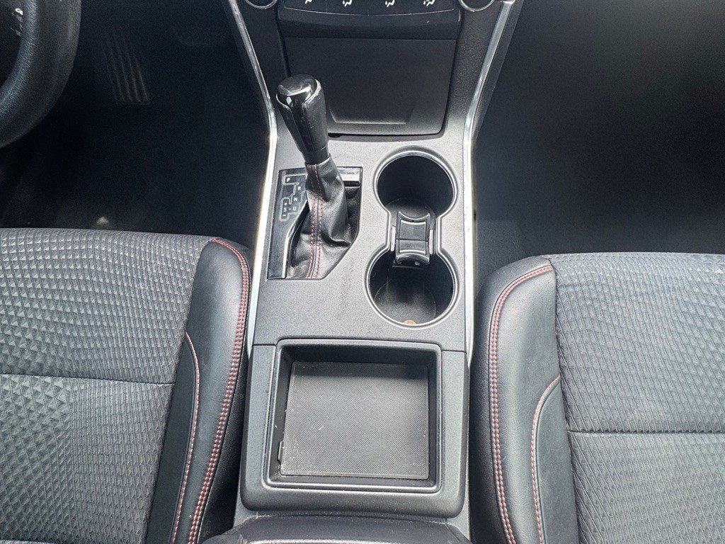 2015 Toyota Camry Image 16
