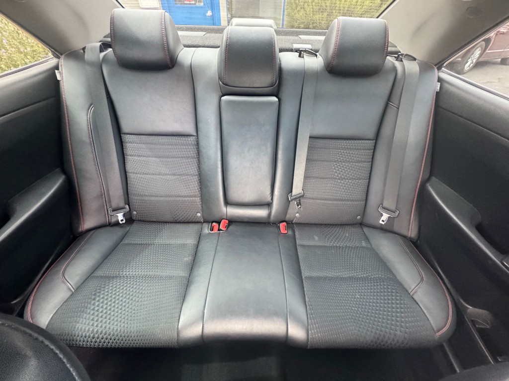 2015 Toyota Camry Image 18