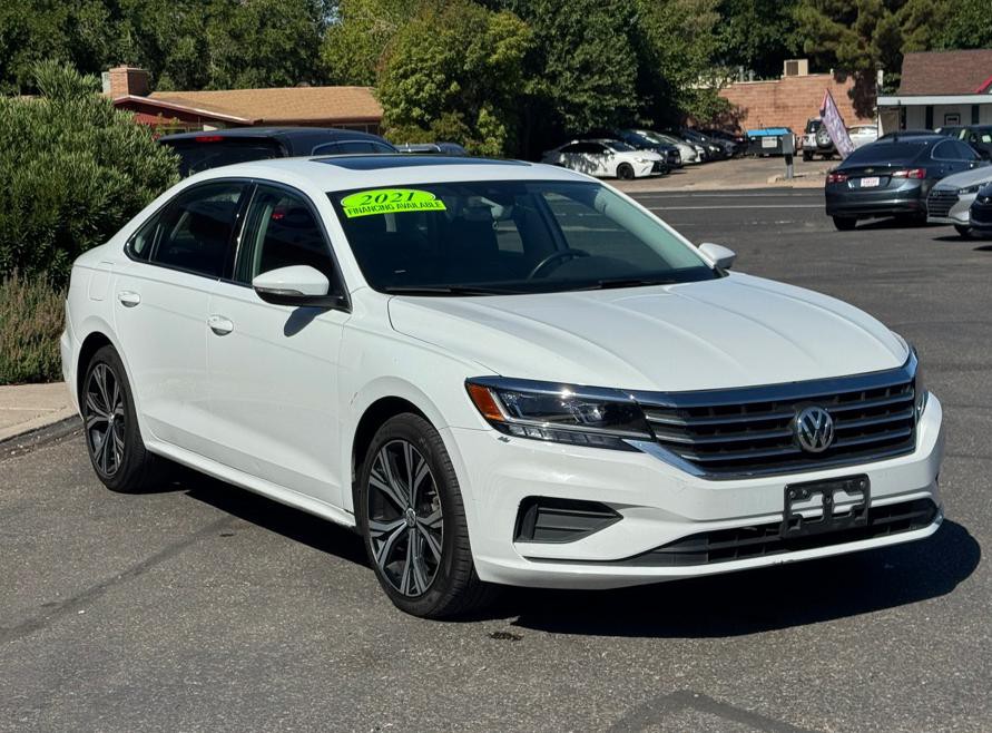 2021 Volkswagen Passat Image 3