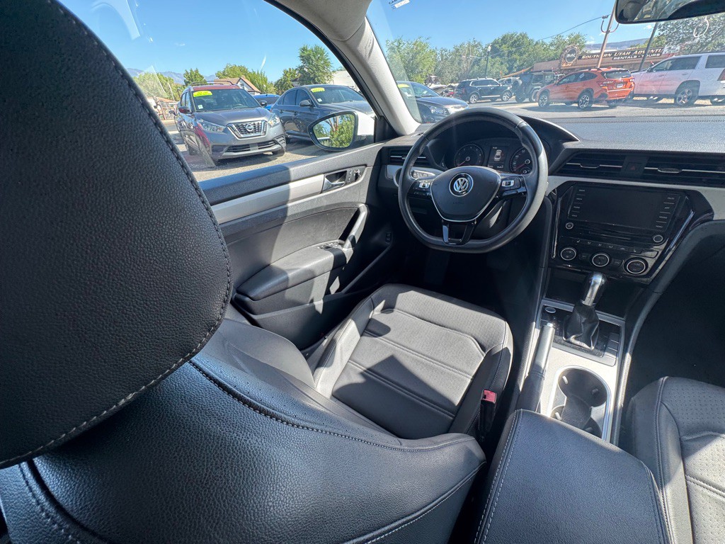 2021 Volkswagen Passat Image 13