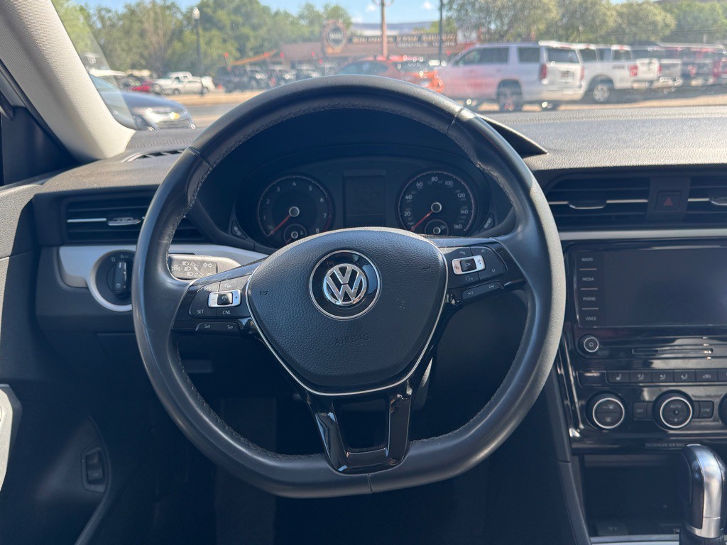 2021 Volkswagen Passat Image 18