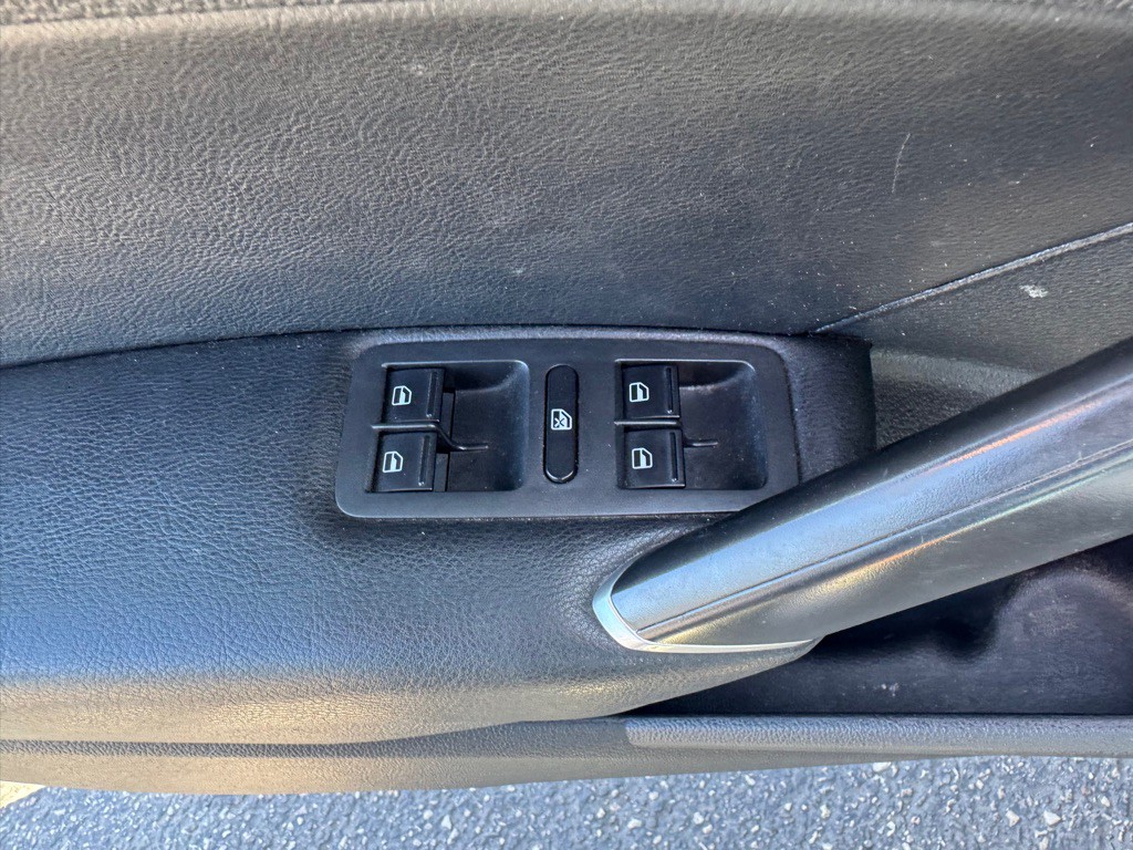 2021 Volkswagen Passat Image 22