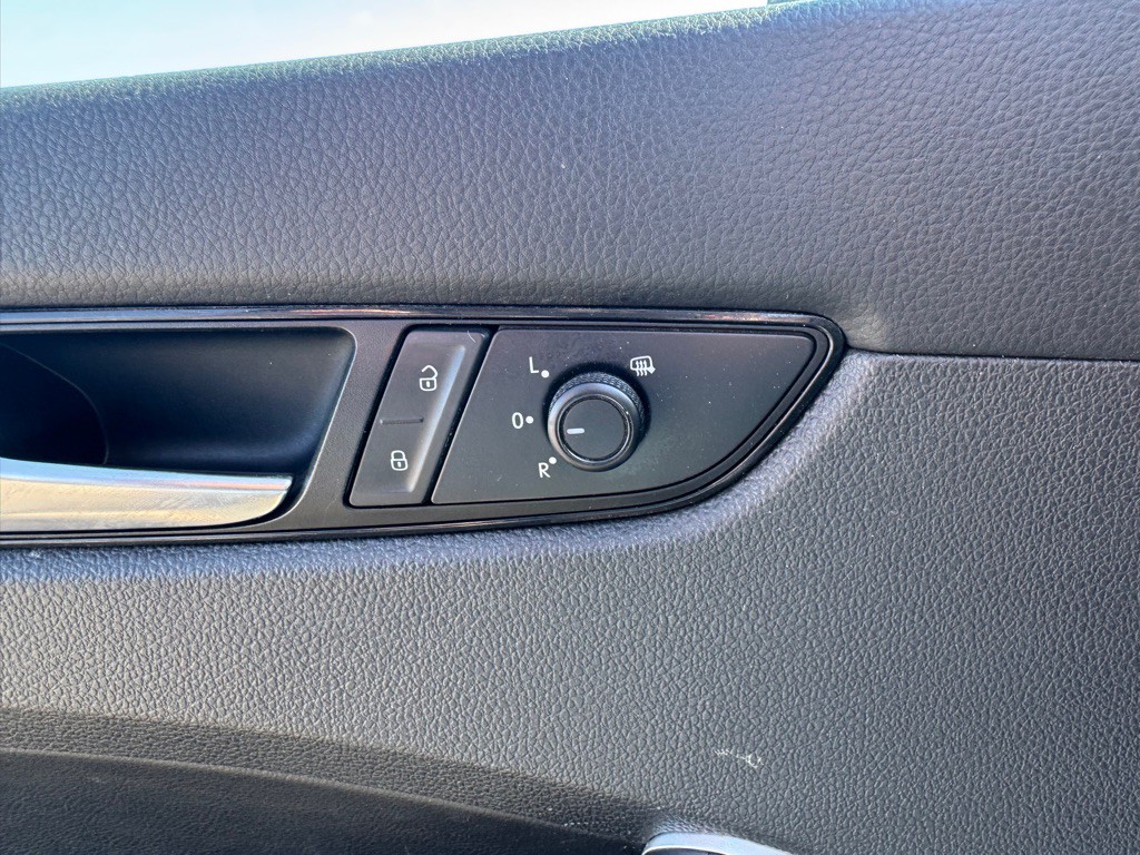 2021 Volkswagen Passat Image 23