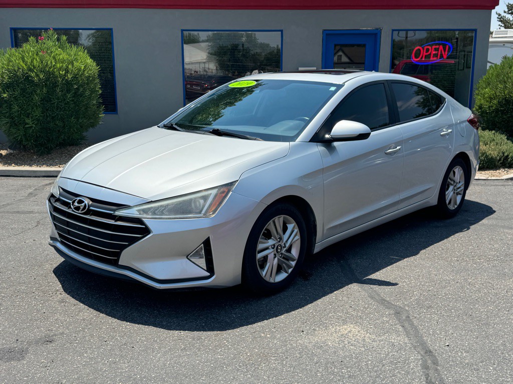 2019 Hyundai Elantra Image 1