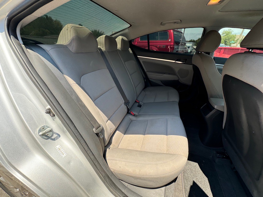 2019 Hyundai Elantra Image 12