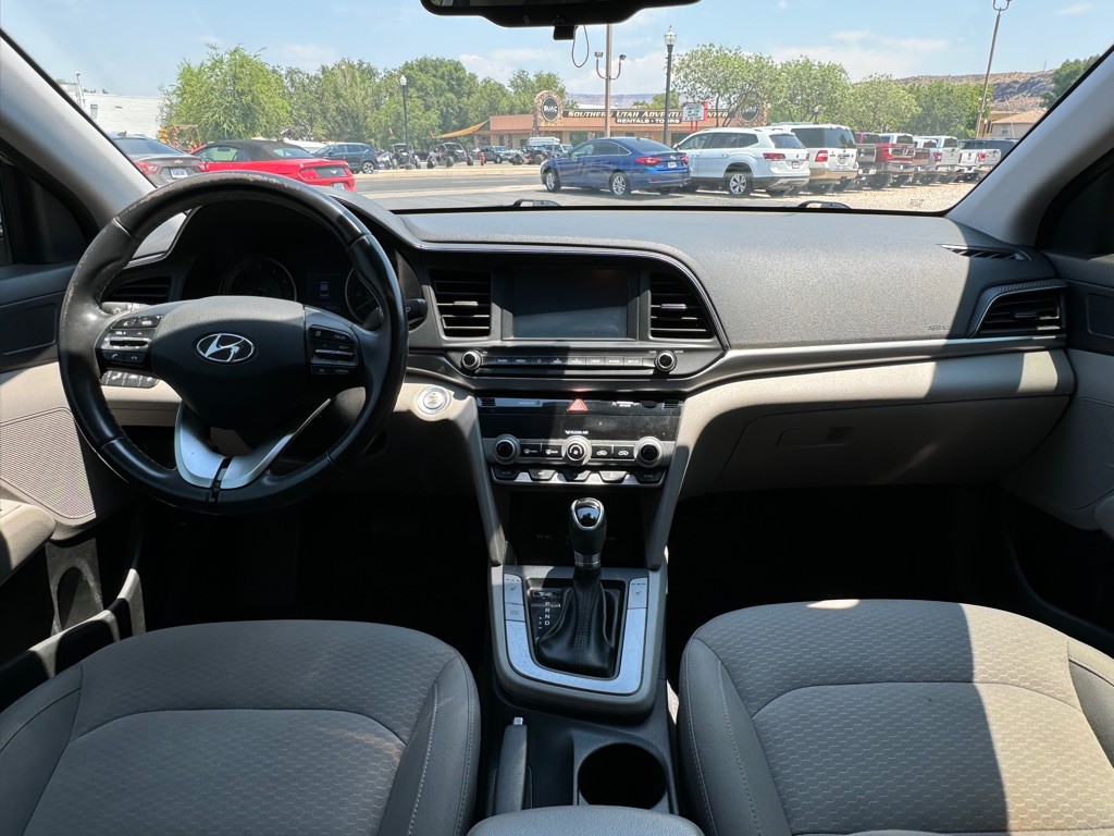 2019 Hyundai Elantra Image 14