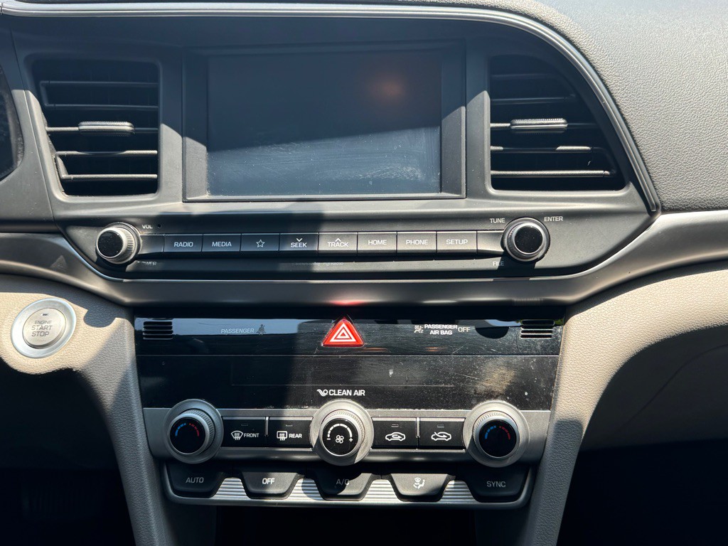 2019 Hyundai Elantra Image 15