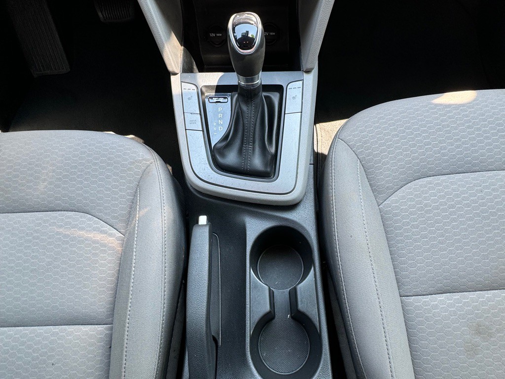 2019 Hyundai Elantra Image 16