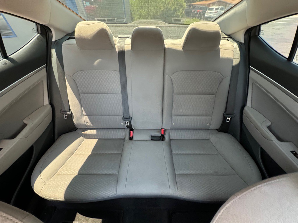 2019 Hyundai Elantra Image 19