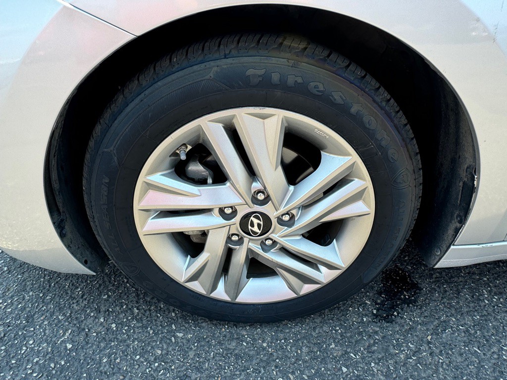 2019 Hyundai Elantra Image 27