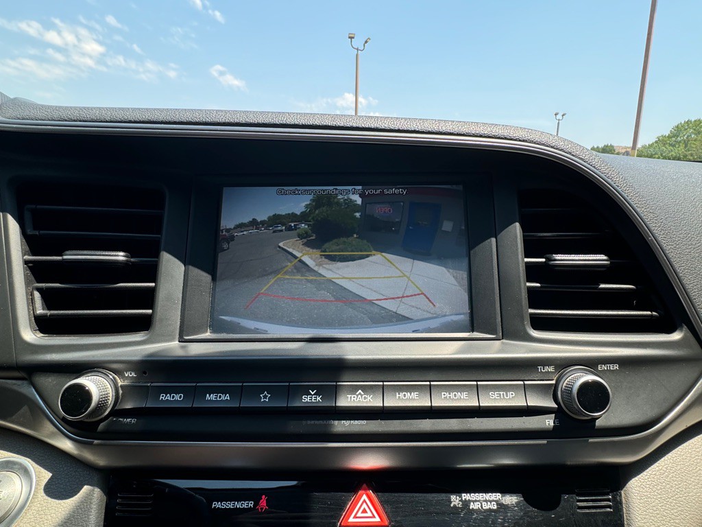 2019 Hyundai Elantra Image 32