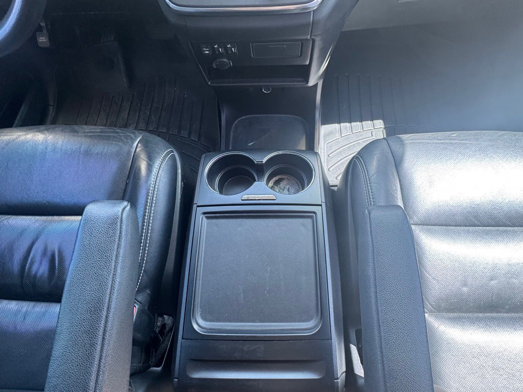 2017 Toyota Sienna Image 16