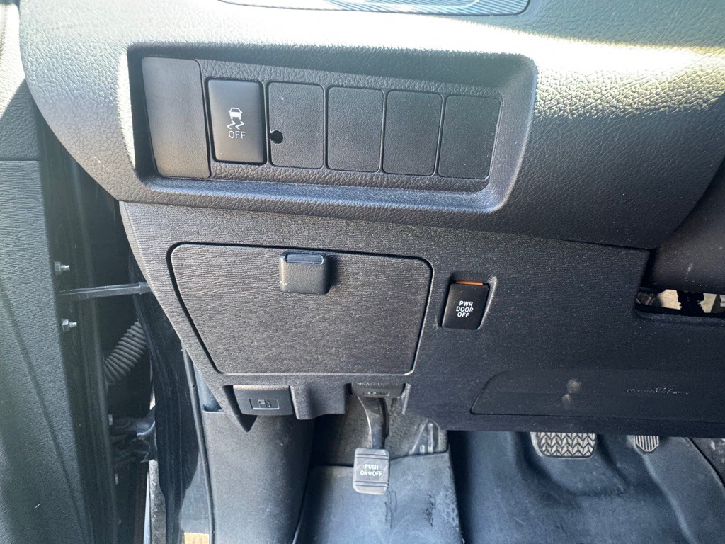2017 Toyota Sienna Image 29