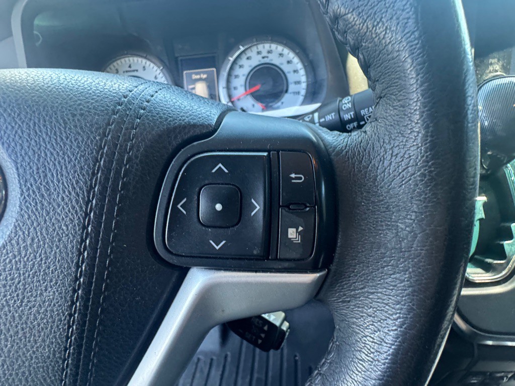2017 Toyota Sienna Image 31